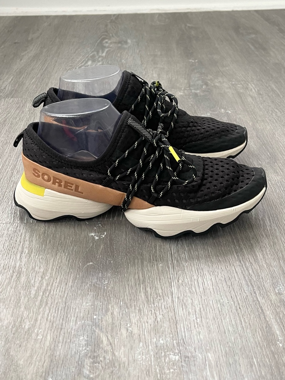 Sorel Kinetic Impact Laces Sneakers Size 7.5